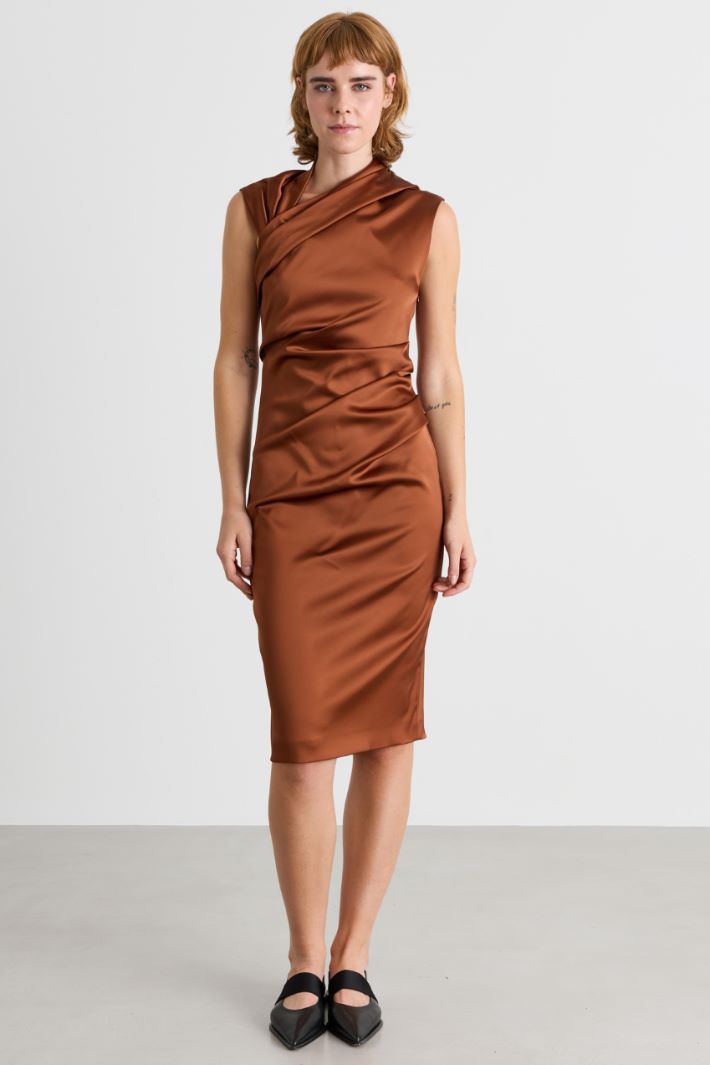 Stretch satin midi dress - BROWN - Intrend - 2