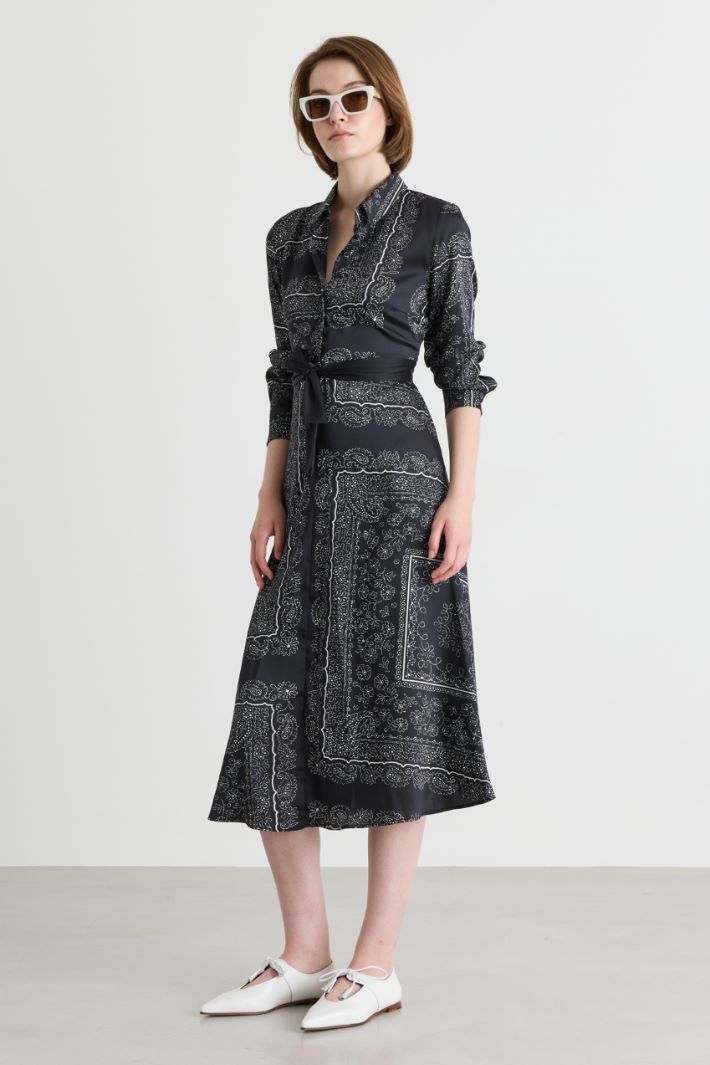 Abito in twill stampato - NERO - Intrend