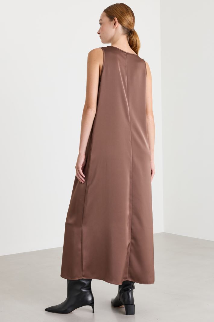 Long satin dress - BROWN - Intrend - 4