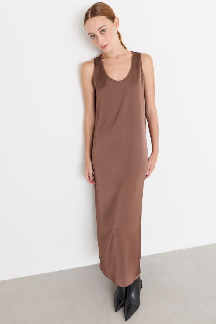 Long satin dress - BROWN - Intrend - 2