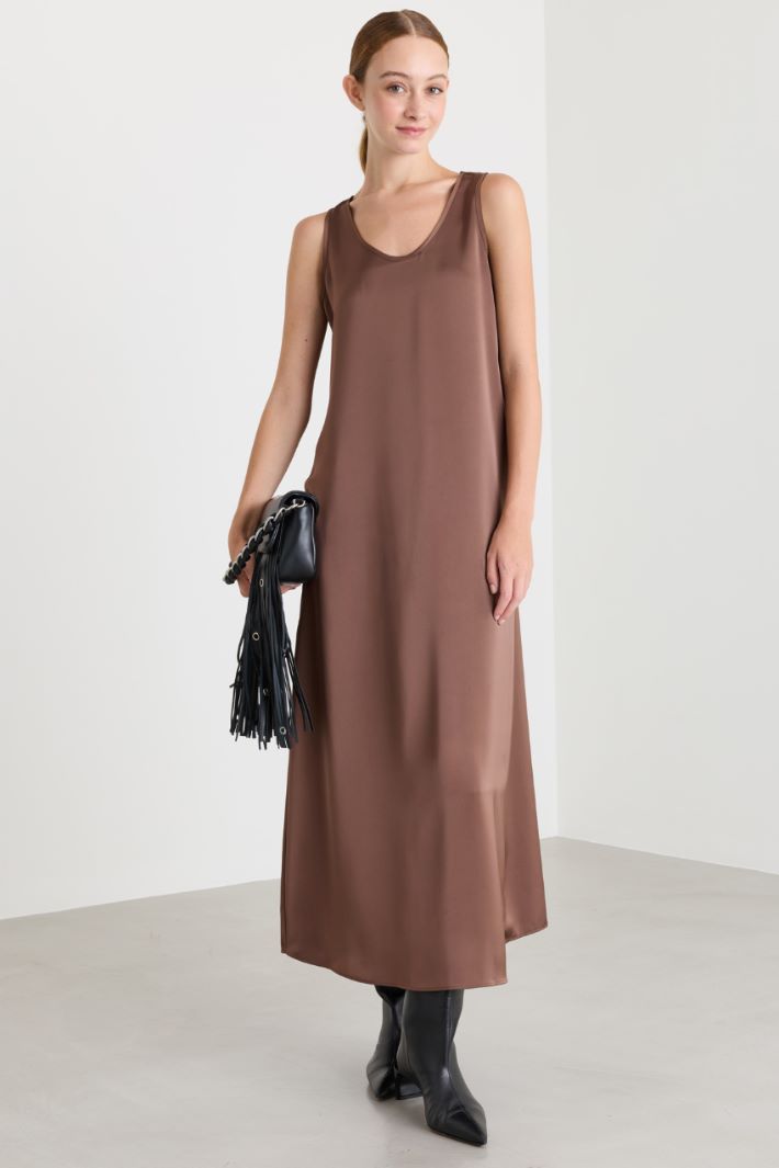 Long satin dress - BROWN - Intrend