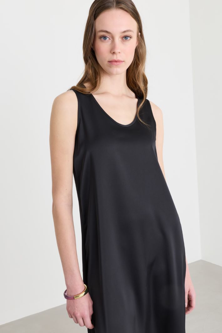 Long satin dress - BLACK - Intrend - 3