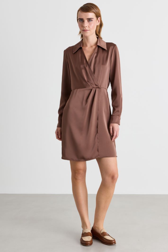 Satin crossover shirt dress - BROWN - Intrend - 2