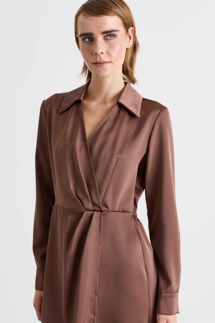 Satin crossover shirt dress - BROWN - Intrend - 3