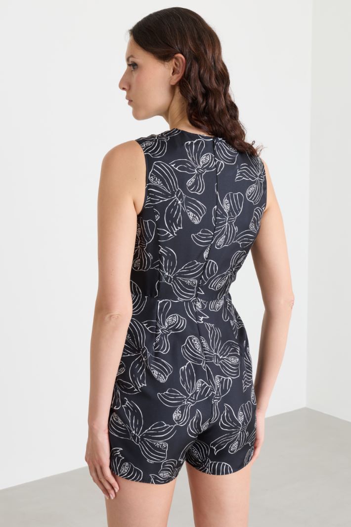 Printed twill playsuit - BLACK - Intrend - 4