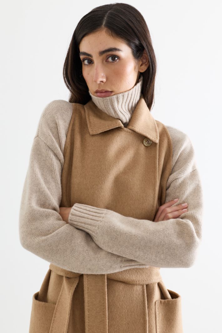 Belted sleeveless coat - CAMEL - Intrend - 3