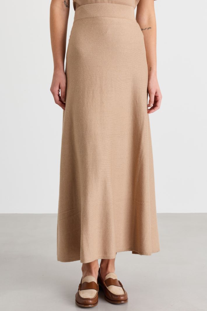 Knitted A-line skirt - CAMEL - Intrend - 2