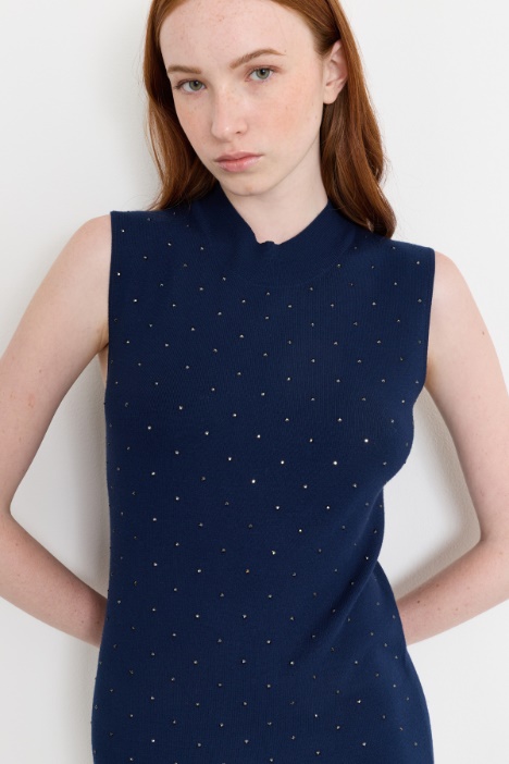 Abito in maglia con micro-borchie