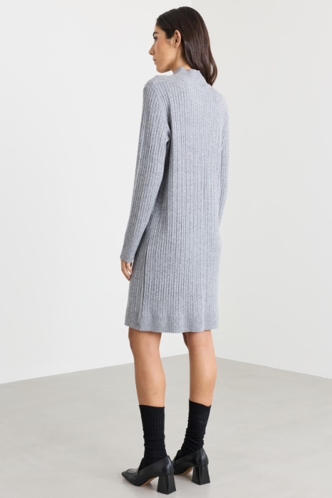 Abito in maglia a trecce