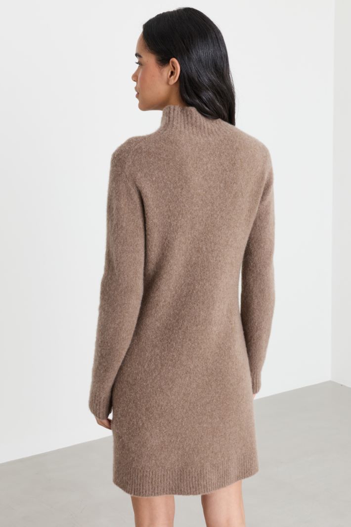 Short knit dress - CAMEL - Intrend - 4