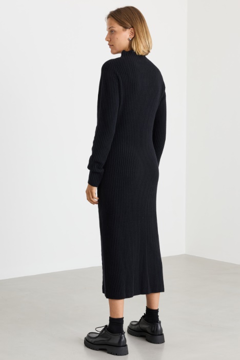 Abito aderente in maglia di lana e cashmere