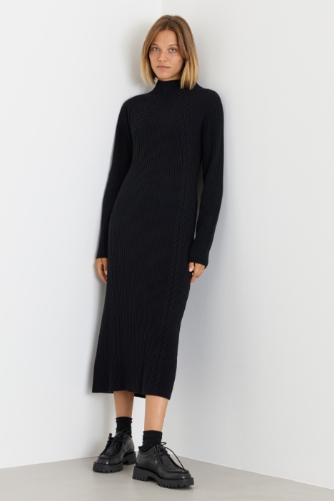 Abito aderente in maglia di lana e cashmere