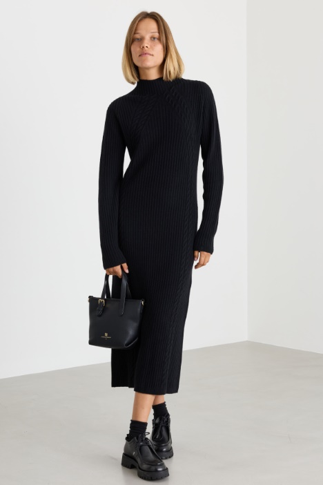 Fitted knit dress - Intrend