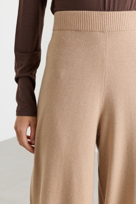 Pantalone ampio in maglia