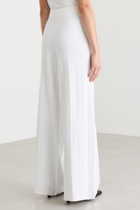 Pantalone in filato di viscosa crepe effetto plissé