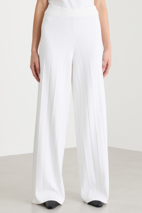 Pantalone in filato di viscosa crepe effetto plissé