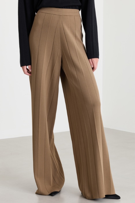 Pantalone in filato di viscosa crepe effetto plissé
