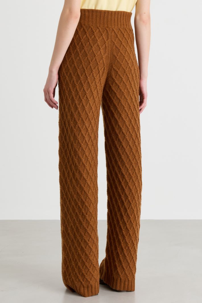 Diamond-knit camel trousers - CAMEL - Intrend - 4