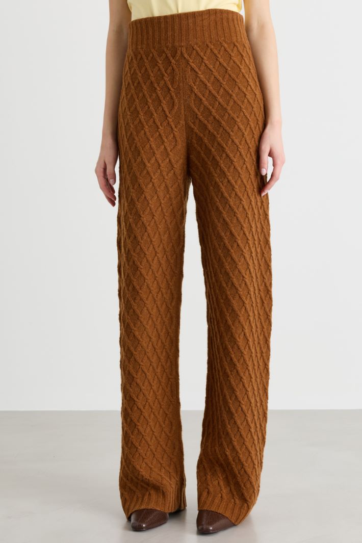 Diamond-knit camel trousers - CAMEL - Intrend - 2