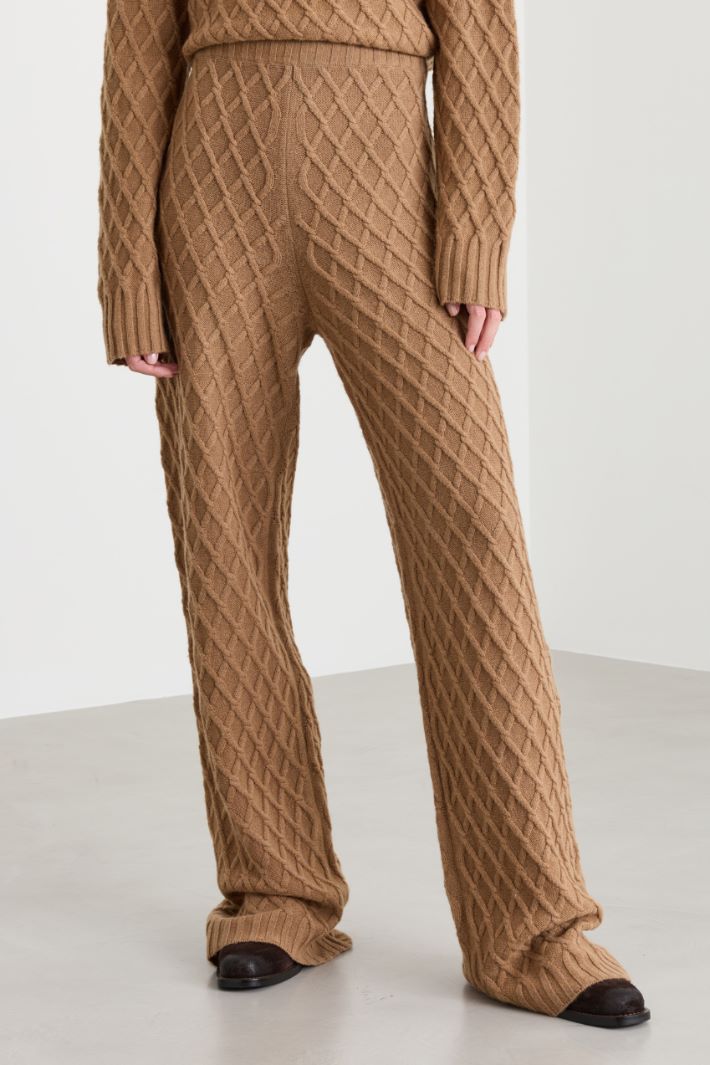 Diamond-knit camel trousers - CAMEL - Intrend - 2