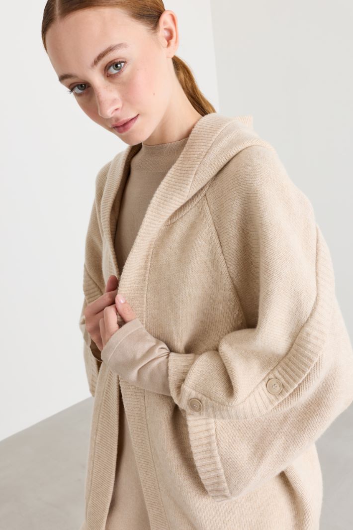 Crossover Raglan Sleeve Cardigan - BEIGE - Intrend - 3