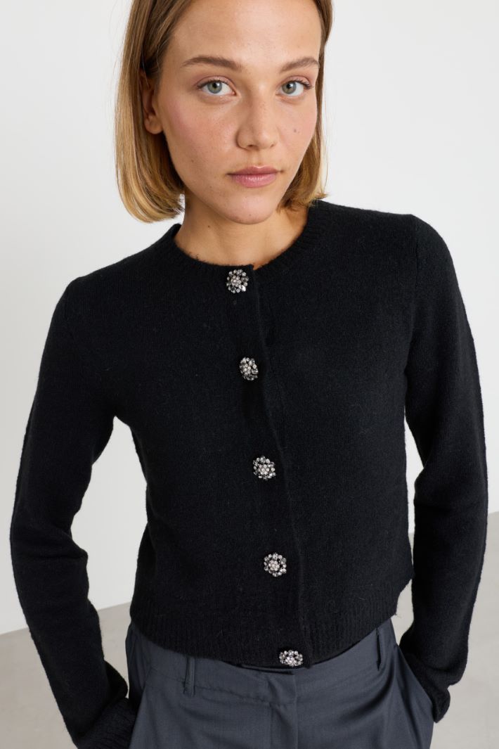Cardigan con bottoni gioiello - NERO - Intrend - 3