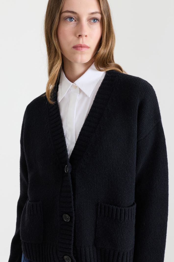 Cardigan con taschini - NERO - Intrend - 3