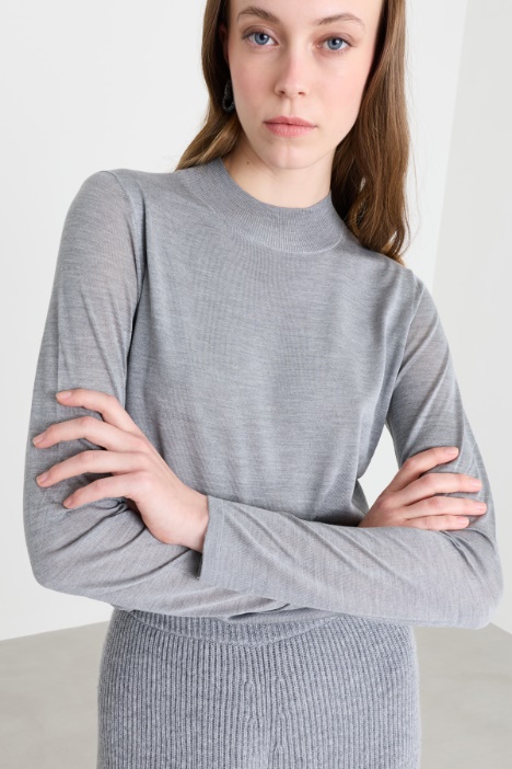 Maglia a collo alto in pura seta