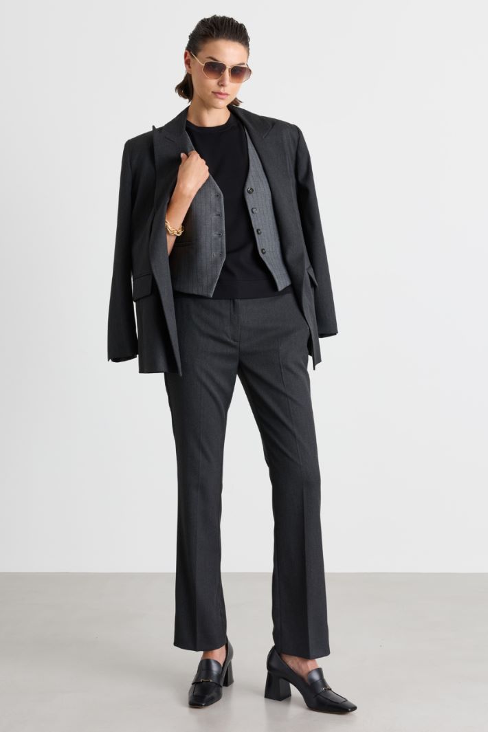 Crepe Top - BLACK - Intrend