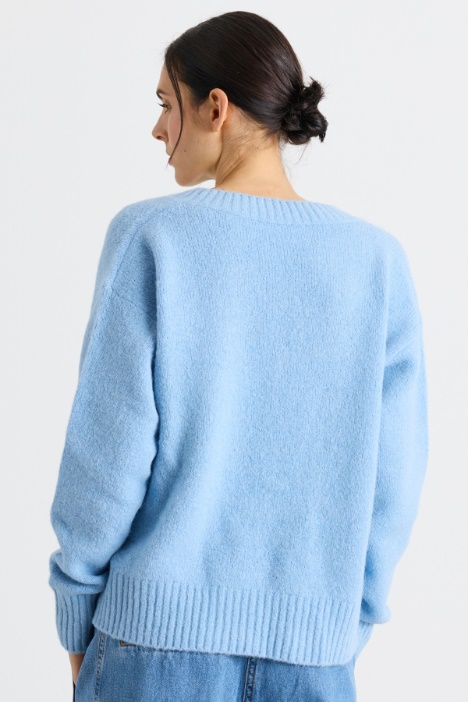 Maglia con ampio scollo a V