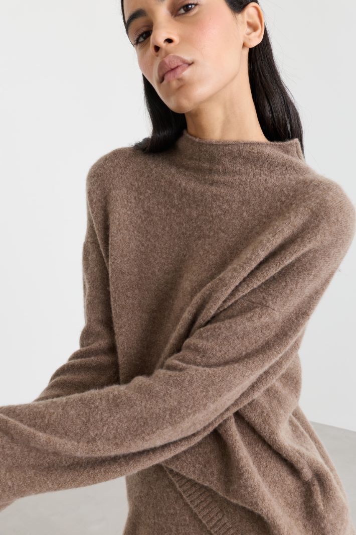 Boxy crater-neck jumper - CAMEL - Intrend - 3