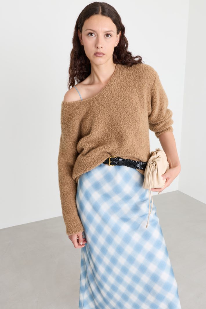 Oversized bouclé jumper - CAMEL - Intrend - 2