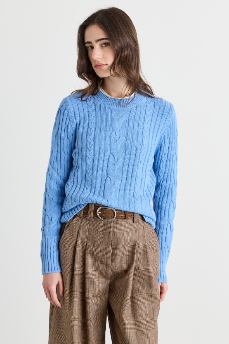 Maglia a trecce e coste
