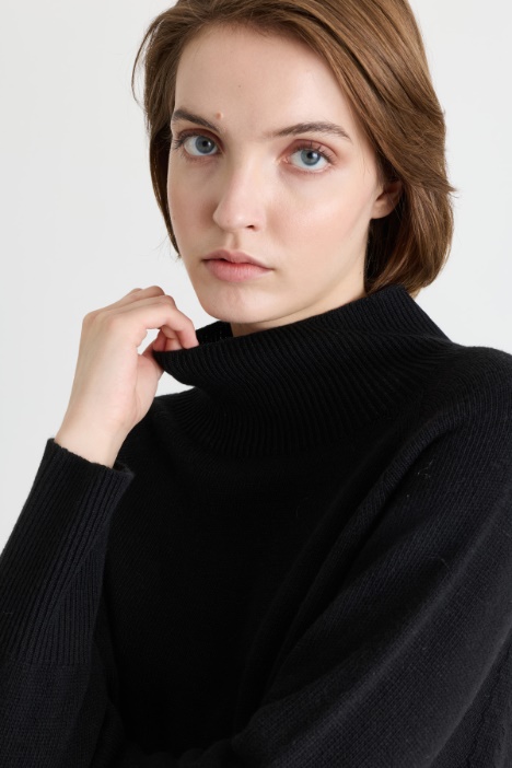 Maglia con collo alto