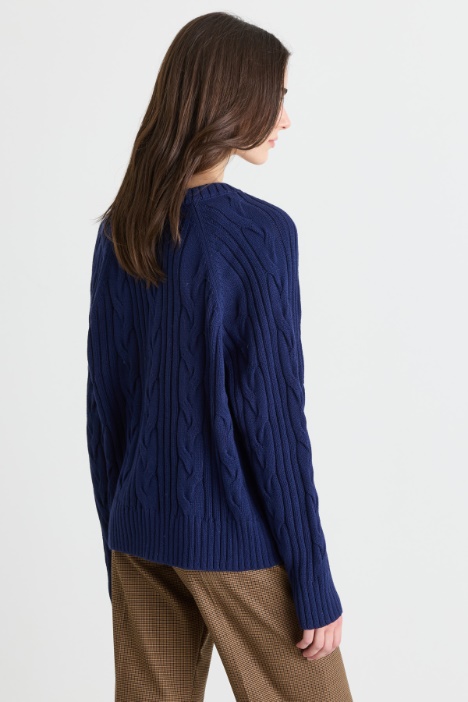 Maglia a trecce e coste