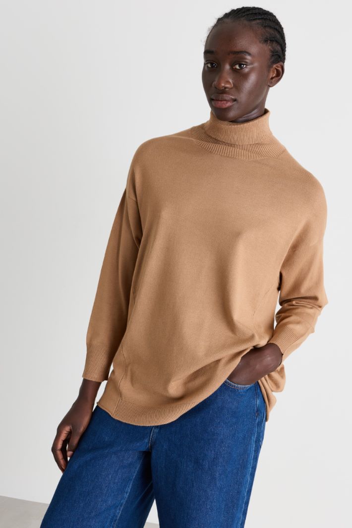 Maglia dolcevita oversize - CAMMELLO - Intrend - 2