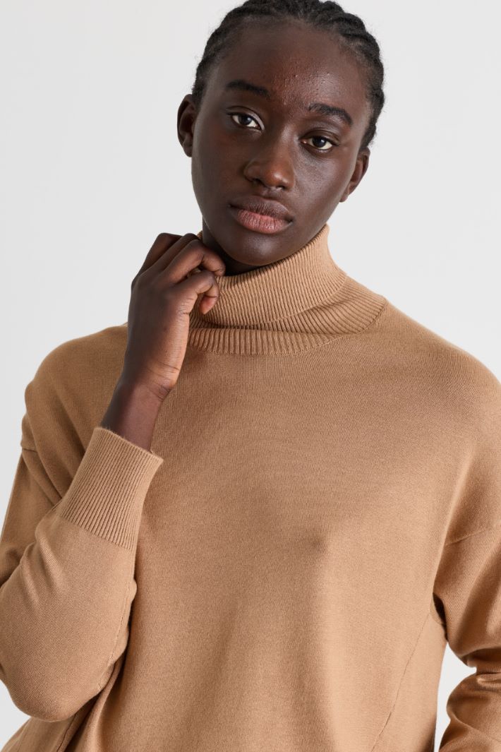 Maglia dolcevita oversize - CAMMELLO - Intrend - 3