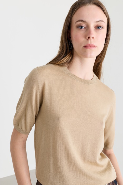 Maglia in lana a maniche corte