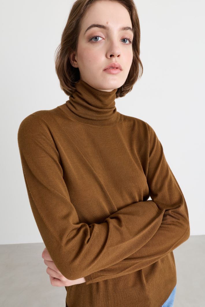 Dolcevita dalla linea morbida - MARRONE - Intrend - 3