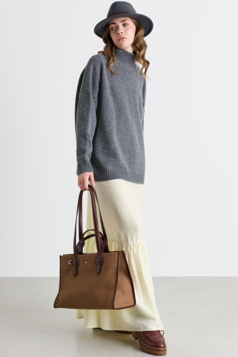 Oversize-Pullover mit Kraterkragen - Intrend
