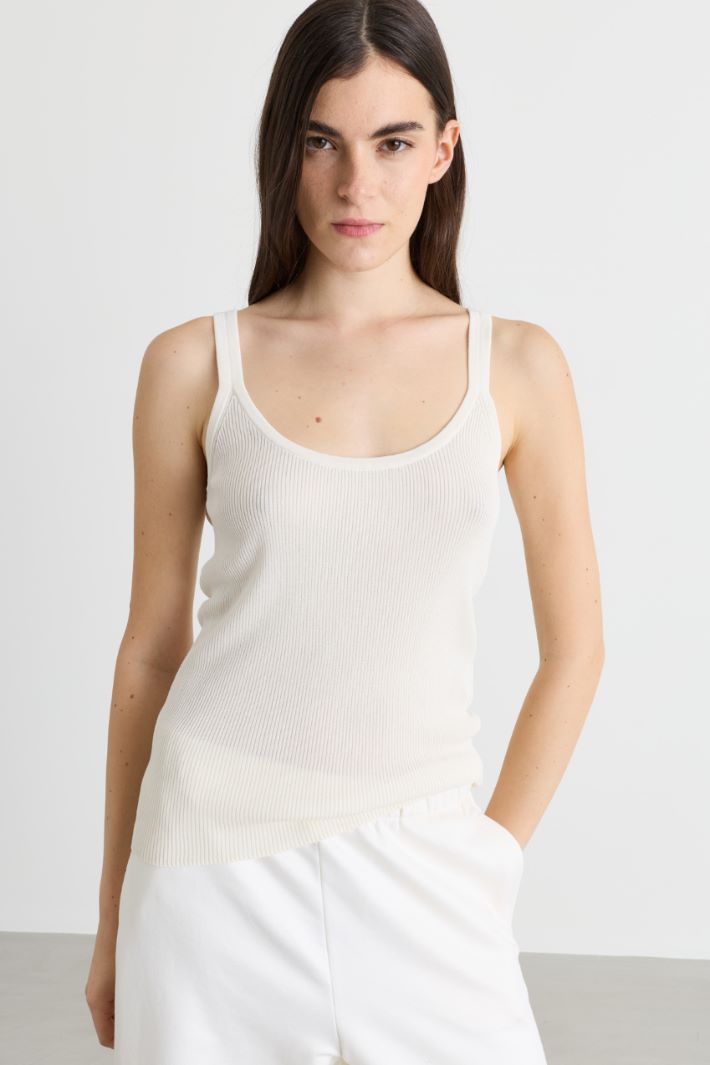 Fitted Vest Top - WHITE - Intrend - 2