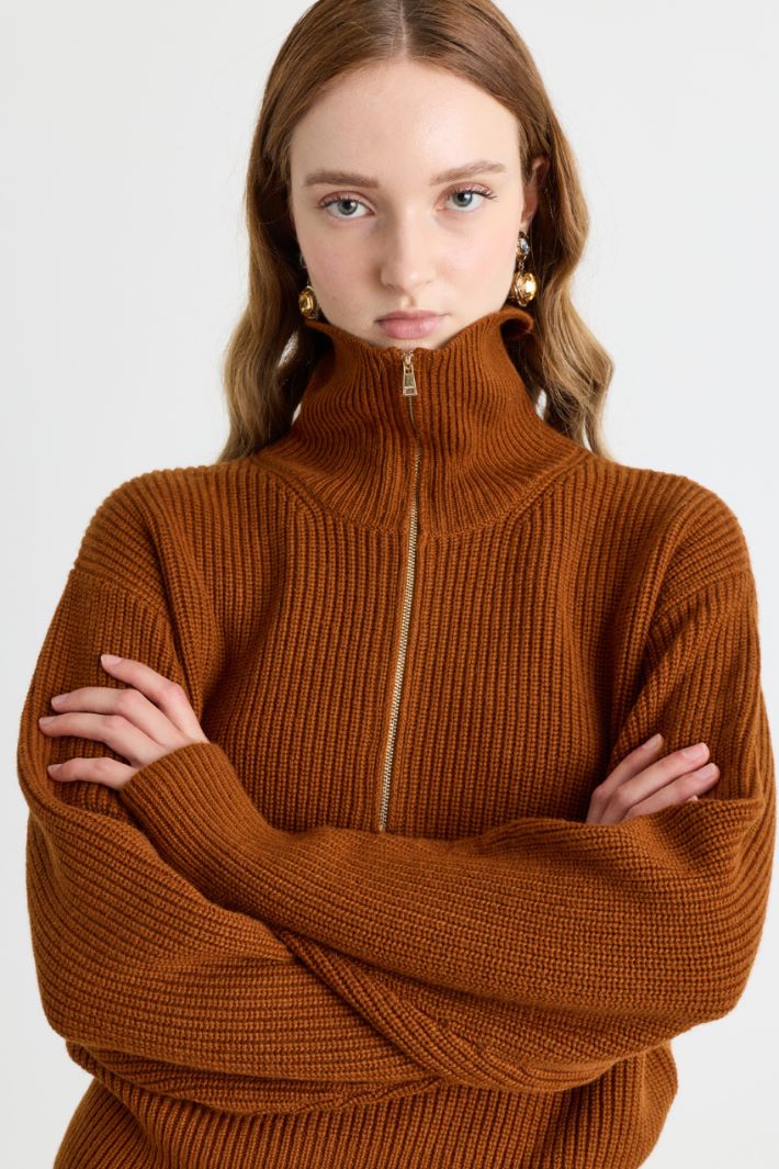 Zip-front boxy jumper - BROWN - Intrend - 3