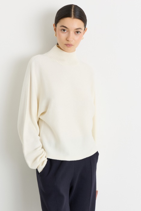 Maglia rasata con collo alto - Intrend
