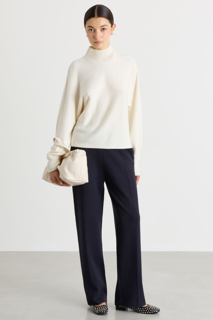 Maglia rasata con collo alto - BIANCO - Intrend