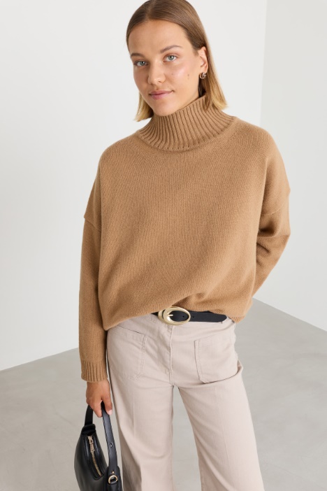 Oversized funnel-neck jumper - Intrend