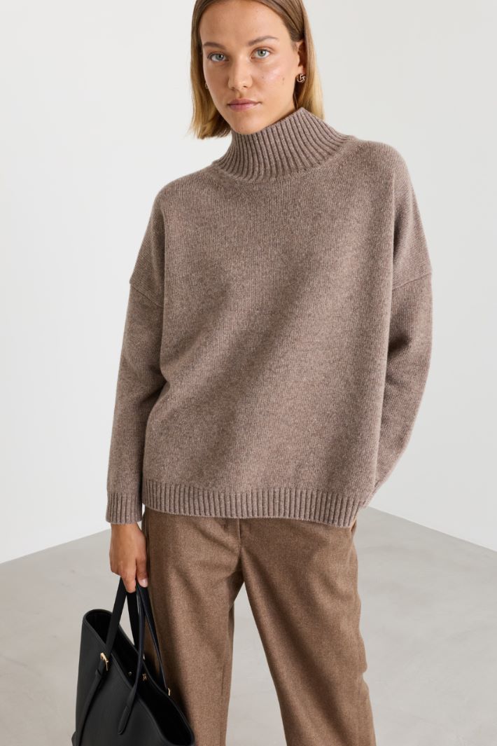Oversize-Pullover mit Trichterkragen - BRAUN - Intrend - 2