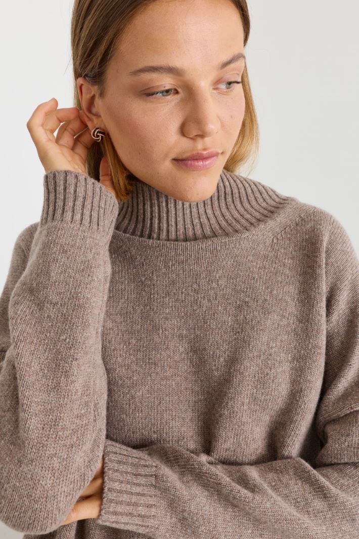 Oversize-Pullover mit Trichterkragen - BRAUN - Intrend - 3