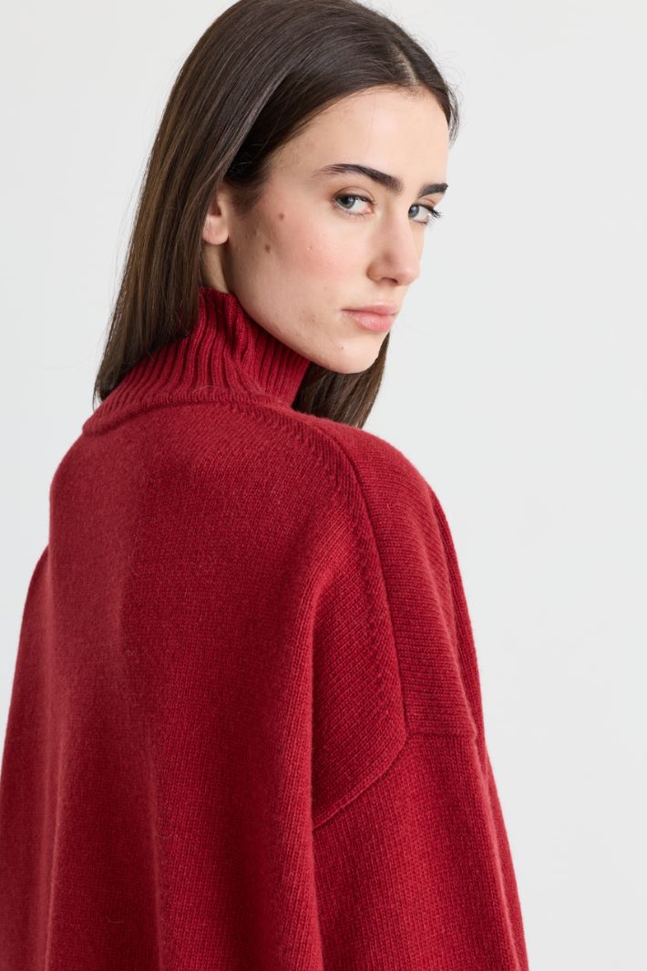 Oversized funnel-neck jumper - BORDEAUX - Intrend - 3