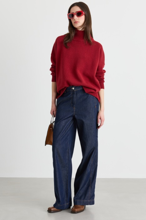 Oversize-Pullover mit Trichterkragen - Intrend