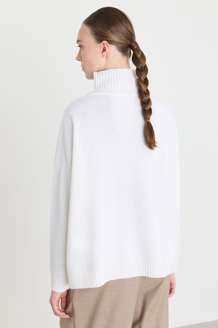Oversize-Pullover mit Trichterkragen - WEISS - Intrend - 4